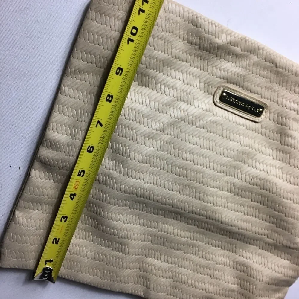 Steve Madden beige weave pattern clutch